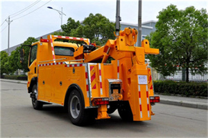 南澳高速路拖车费